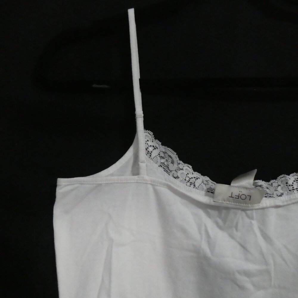 ANN TAYLOR LOFT White Lace Trim Cami Tank Top - Size Medium - Picture 11 of 16